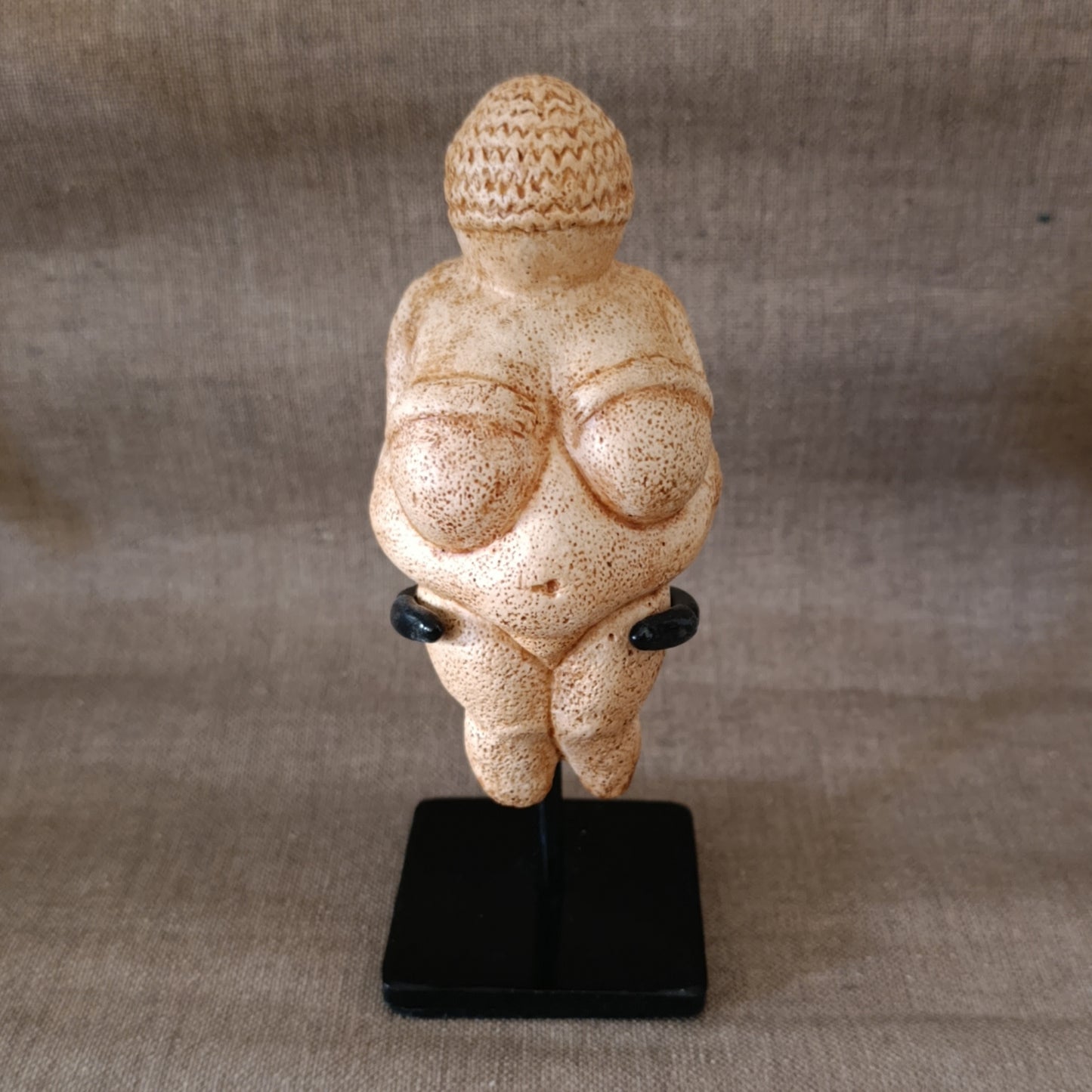 Fully Metal Museum Display Stand

This fully metal display stand is designed for professional exhibition and long-term display, offering exceptional stability, durability, and visual balance. Ideal for museums, galleries, and premium collections.