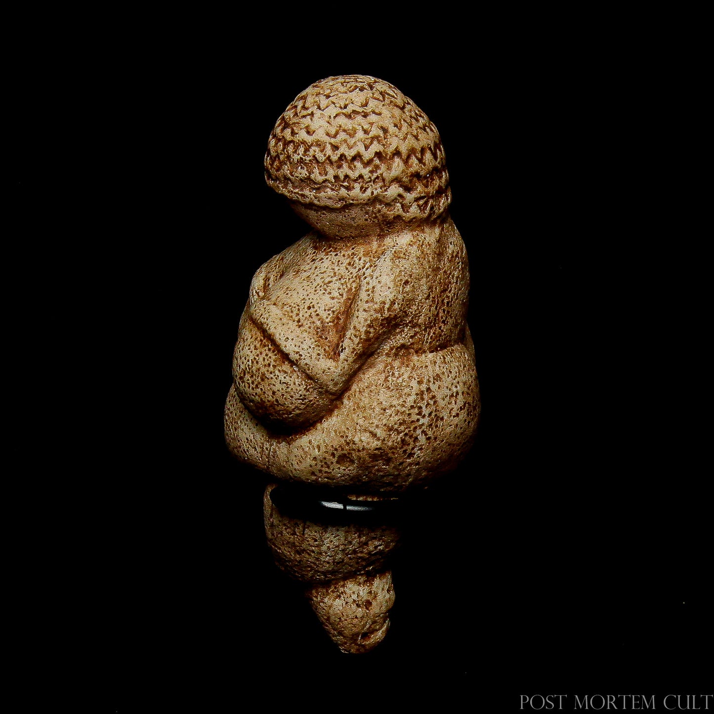 Authentic Prehistoric Piece: Made from premium resin, this replica offers a rough texture and surprising durability, mimicking the original stone sculpture. Perfect for collectors looking for high-quality, realistic pieces.