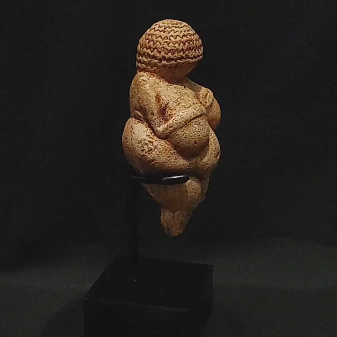 古美術品，極細工，人形擺件，高29cm，重約2500克 Venus of Willendorf Replica – Post Mortem Cult