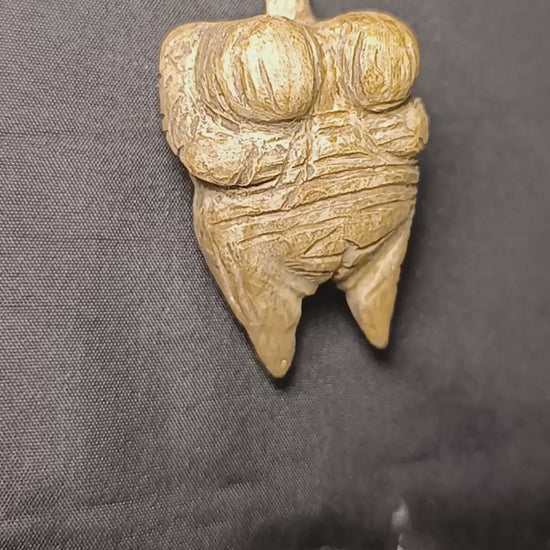 360-degree view of the 1:1 Venus of Hohle Fels replica with individually hand-applied patina